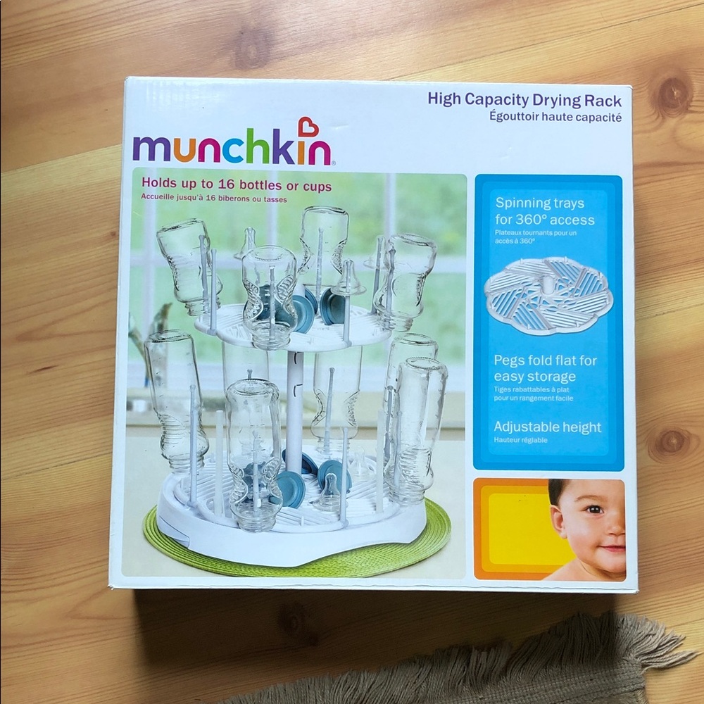 Munchkin Bottle Drying Rack in White and Blue